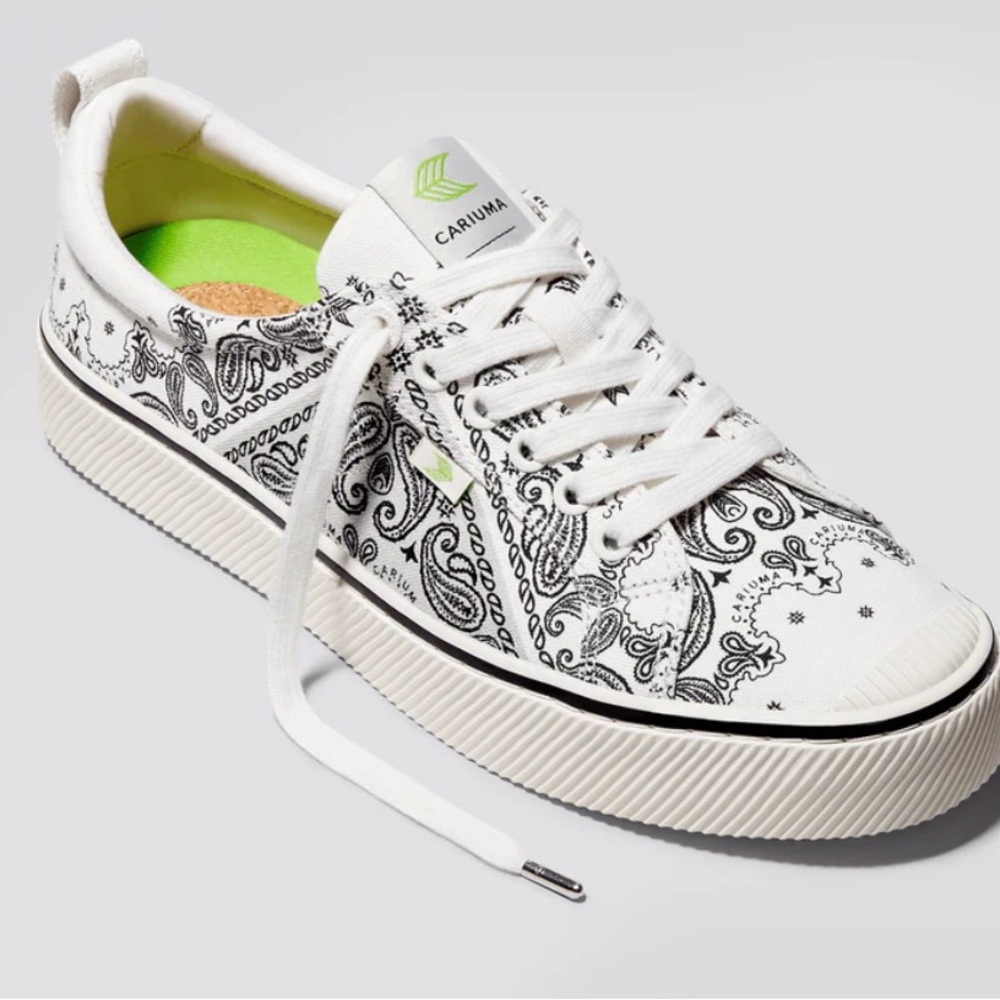 Cariuma Off-White Bandana Canvas Shoe